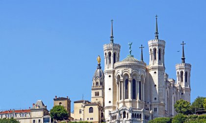 5 napos francia bortúra Burgundiában, Lyontól Dijonig, repülőjeggyel, illetékkel, reggelivel