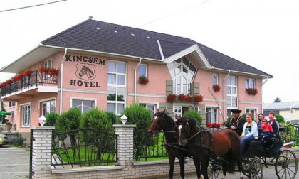 3 napos vakáció 2 főre a Bakonyalján, Kisbéren, a Kincsem Wellness Hotelben, félpanzióval
