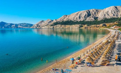 1 napos strandolás az Adriai-tenger partján, Krk-szigeten, Baska városkájában, buszos utazással