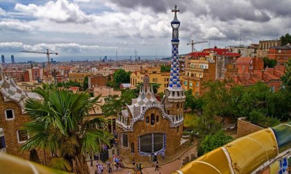 4 napos nyárbúcsúztató városnézés Barcelonában, repülőjeggyel, illetékkel, reggelivel, 3*-os szállással