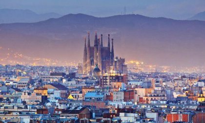 5 napos advent Barcelonában, repülőjeggyel, illetékkel, reggelivel, 4*-os szállással, belépőkkel