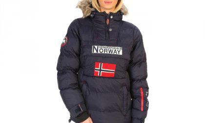 Geographical Norway dzseki Anson_woman_navy