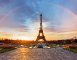 Vár Párizs, a szerelem és a fények városa